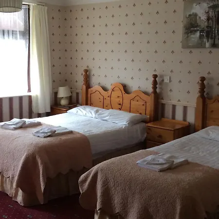 The Royal Hotel 2*